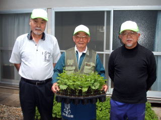 三瓶副会長と役員の方々