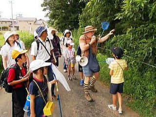 説明をするケビンさん