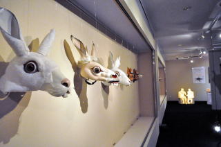 美術作品の数々が展示