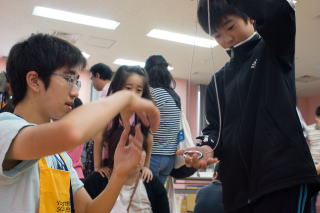 落ちないリングはコツがいる