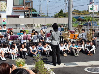 市立東小学校の吹奏楽部の皆さん