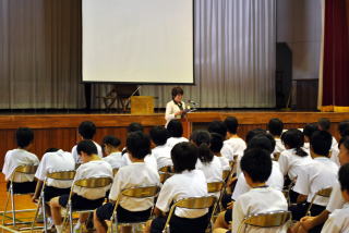 全生徒317人が人権について考えました