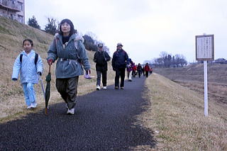 小雨混じりの中、元気に