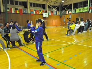綱引き