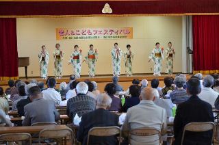 踊りの披露