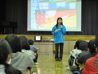 講師の日本ユニセフ協会・浅見さん