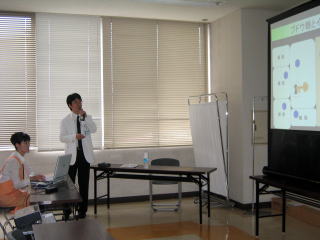 講義する松田先生