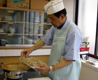 蕎麦づくりに挑戦