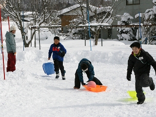 ボール運びリレー