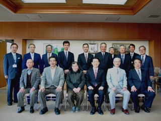 市長からお祝いとともに活動への感謝が述べられました