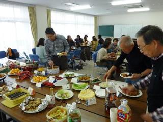 珍しい外国料理も持ち寄られました