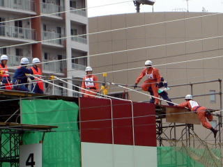 障害突破に挑む流山市チーム