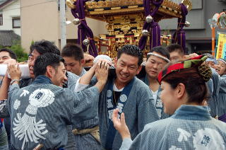 夏真っ盛りの祭礼