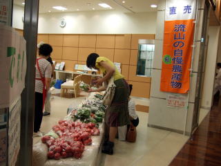 毎回人気の野菜の販売