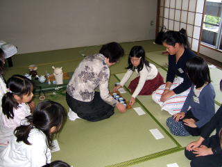 煎茶の煎れ方を学ぶ