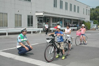 自転車の乗り方を学ぶ