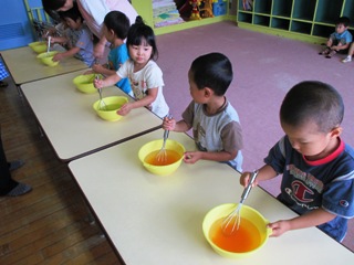 泡立て器でぐるぐる