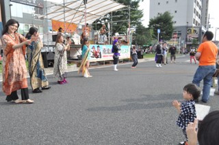 沖縄ポップスバンド「チャンプラーズ」