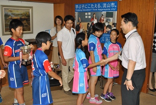 第29回関東少年少女ハンドボール大会では男子が優勝