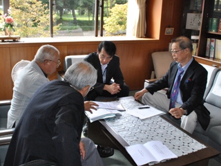 「無言館」関連図書などを寄贈