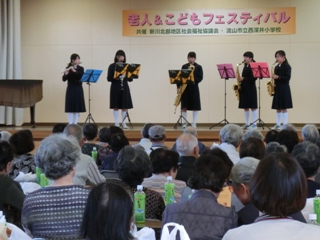 東深井中学校吹奏楽部の演奏