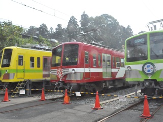 流鉄のカラフルな車両