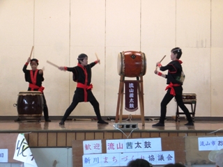 「流山茜太鼓」の皆さんによる演奏