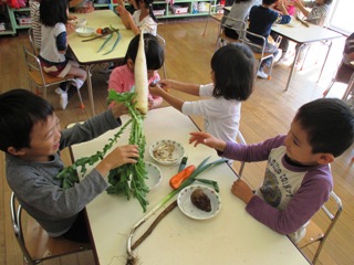 食材を選ぶ子どもたち