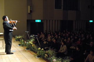 中川さんがヴァイオリンで友情出演
