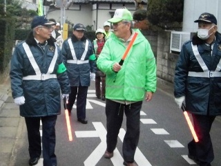 美田バスター倶楽部と流山警察との合同パトロール