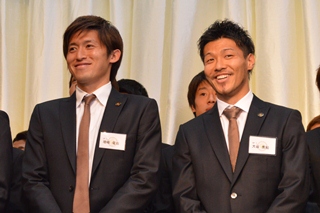 増嶋選手（左）と大谷選手
