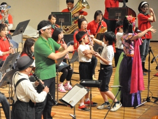 おおたか静流さんがラジオ体操の曲に詩をつけた「七つめの夏の長い旅」