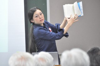 講師は勝海舟の玄孫にあたる高山みな子さん