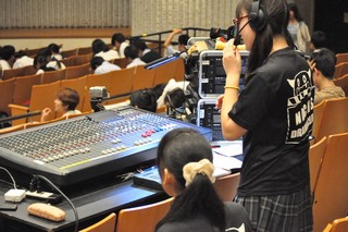 照明や音響もそれぞれの学校の演劇部員が操作