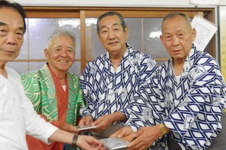 大杉神社と加岸自治会に贈呈