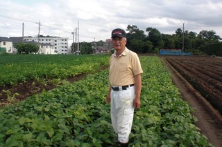 枝豆を育てている農家の鈴木さん