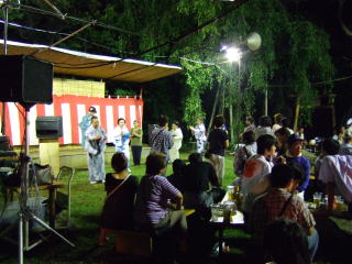 ふくろうの森での納涼祭の様子