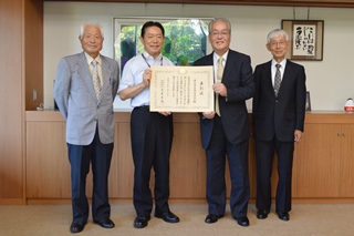 市長と美田自治会の皆さん