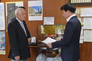 有形文化財指定書の交付式