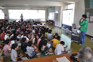 森の働きやエネルギー使用を減らしていく暮らし方についての講義