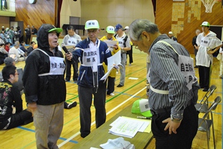 松島本部長（会長）に状況を報告