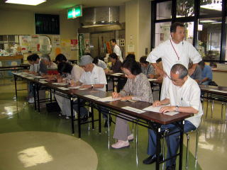 検診を受ける参加者の皆さん