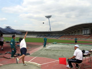 砲丸投げ