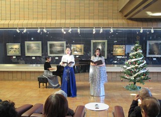 ソプラノ・パンフルート・ピアノでクリスマスに因んだ楽曲を演奏