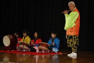 流山市おおたかの森お囃子会による演奏