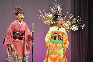 すず風にゃんこ金魚