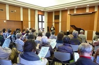 満席の会場