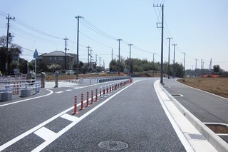 都市計画道路3・3・2号新川南流山線の一部が開通した写真