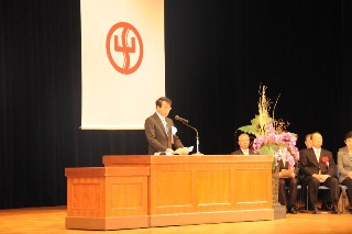 ゆうゆう大学学長がお話しされている様子の写真