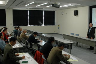 商工業界の近年の情勢などを発表